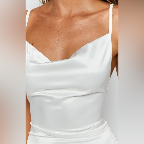 Beginning Boutique kissing you maxi formal dress in pink satin - Picture 8 of 11